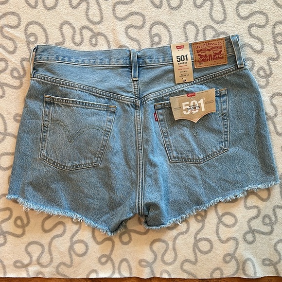Levi’s 501 High Rise Cutoff Shorts - Picture 2 of 5